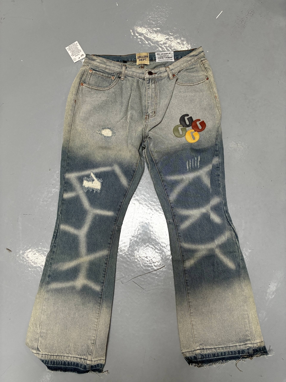 Gallery Dept Men's Washed Grey Spray-Pattern Bootcut Jeans with Multicolor Logo